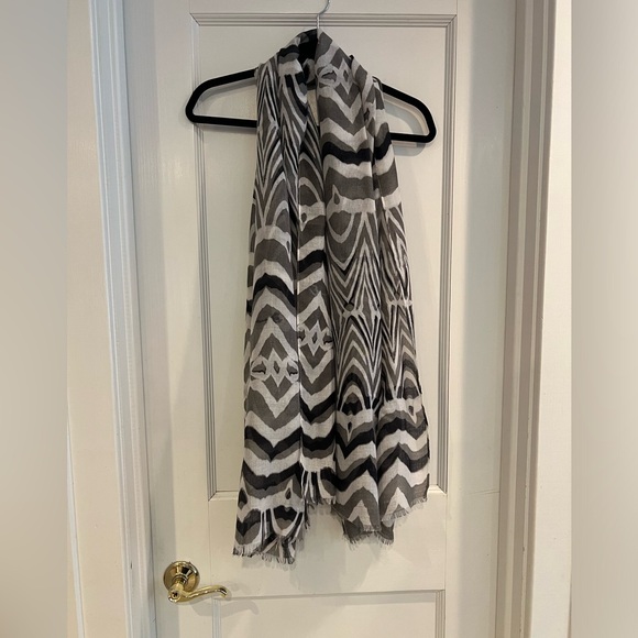 Set of Four (4) Charming Charlie Women's Scarfs - Picture 2 of 9